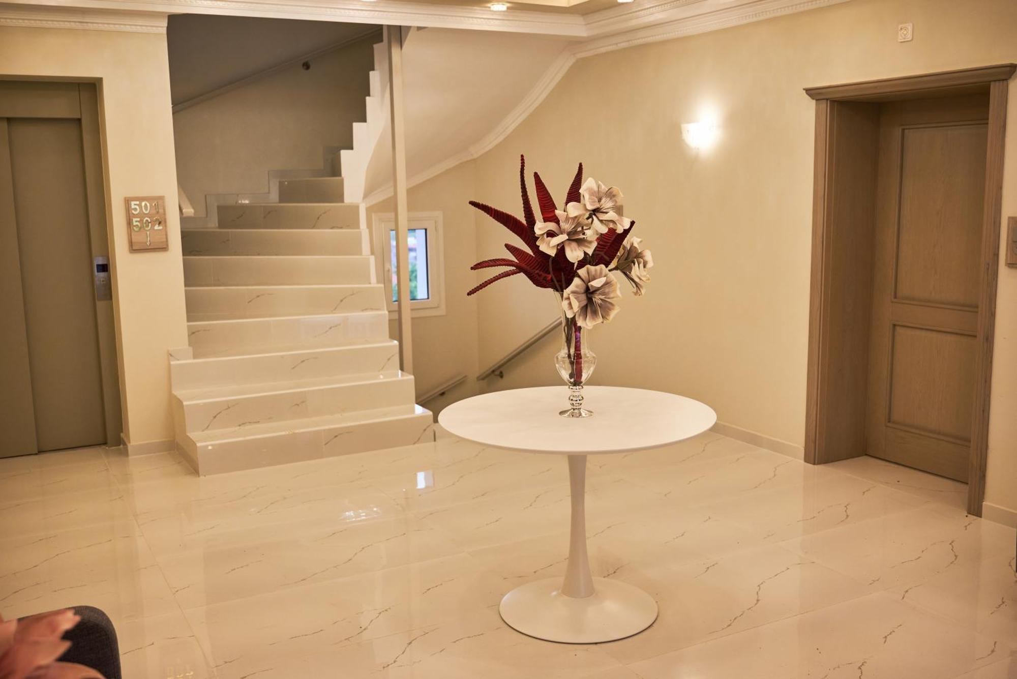 Famissi Sofita 7 Aparthotel Kalampáka Buitenkant foto